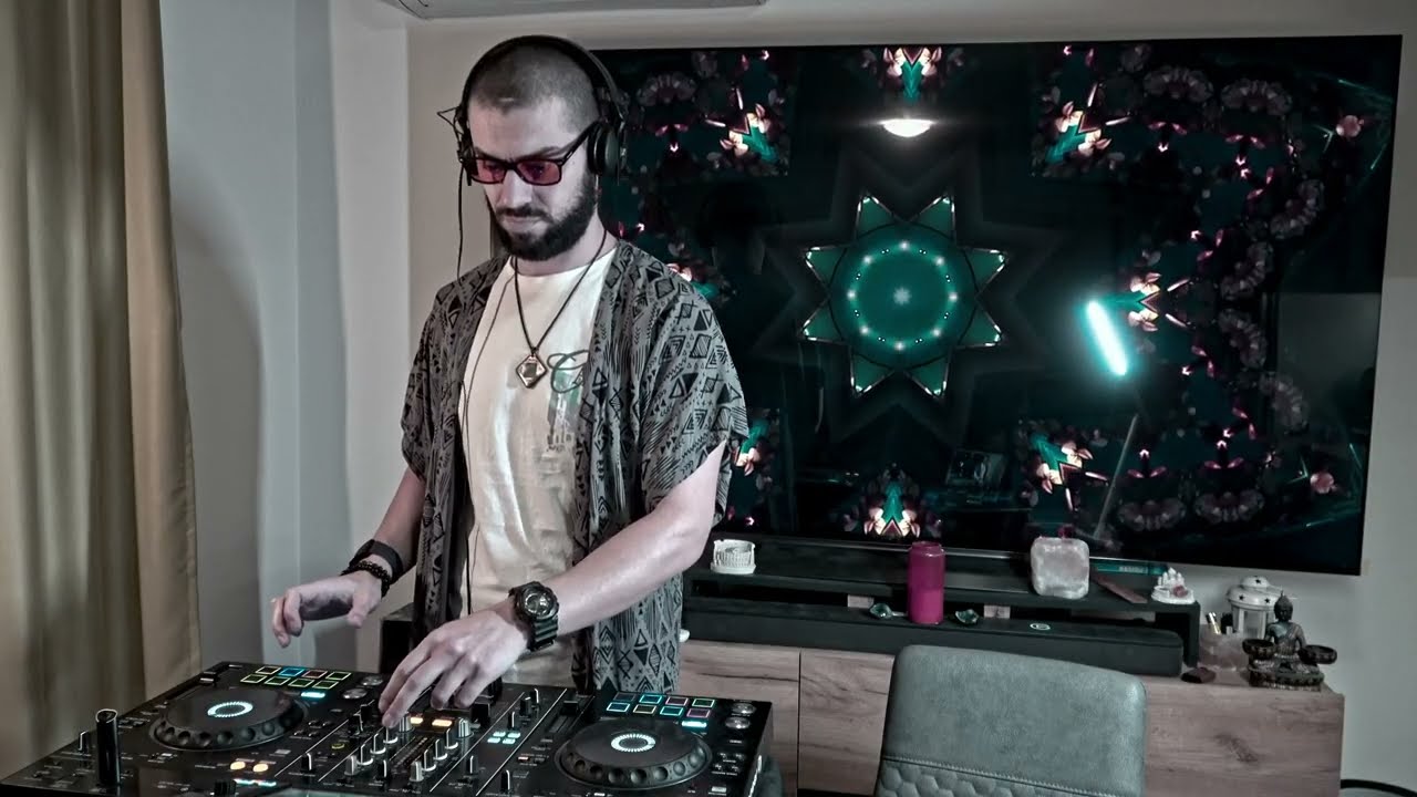 MISHEFF - HomeMix008 (Afro-House) 05.05.2025 |4K| LivingRoom Set | Uplifting Music |