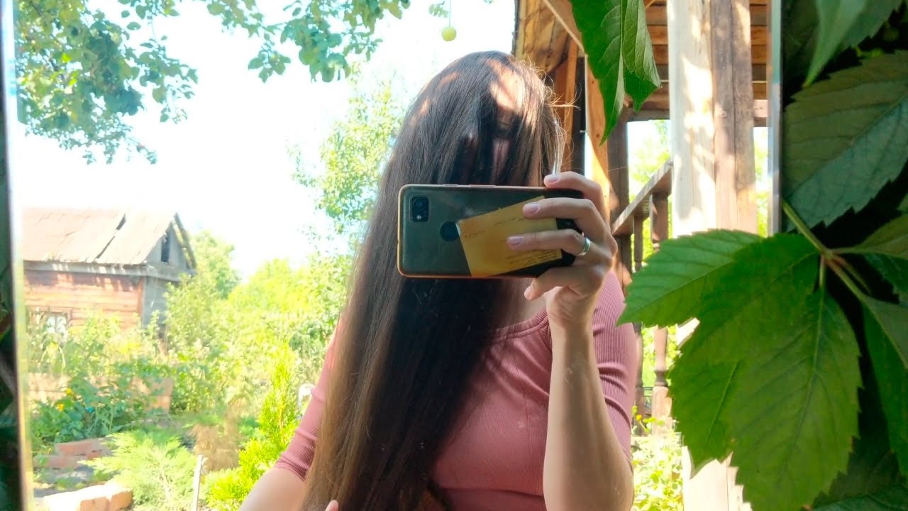 What do I see in front of me when my long hair covers my face?🙈