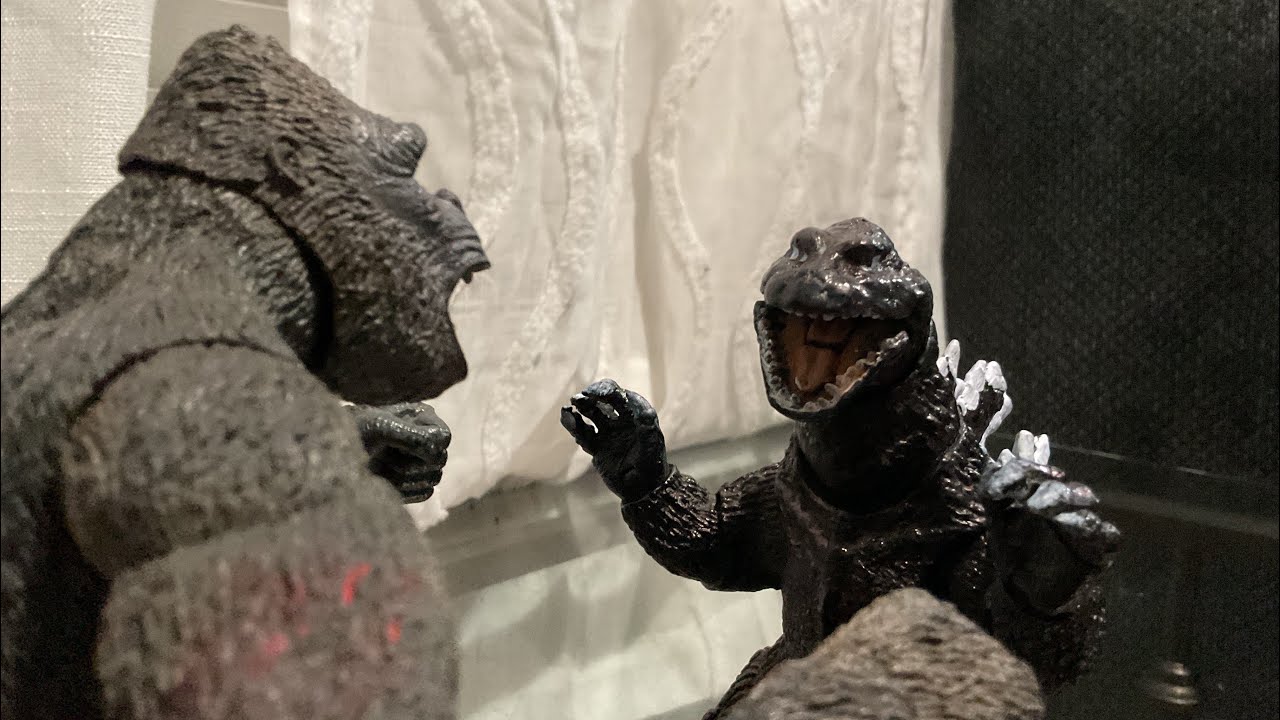 Man in the suit vs King Kong analog horror Stop motion battle 