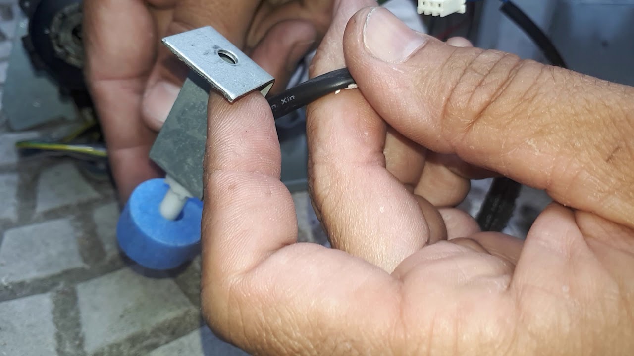 Ligação da bomba  de dreno do split cassete na placa universal