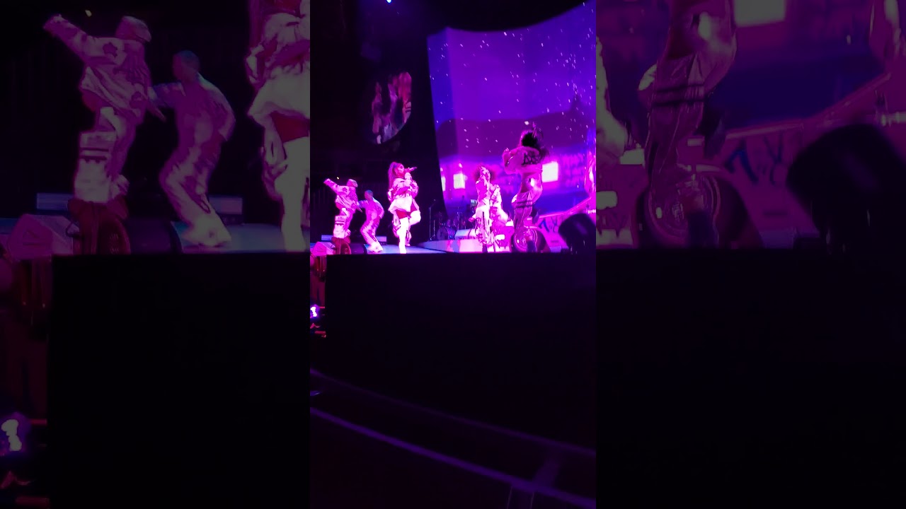 ARIANA GRANDE - 7 RINGS - LIVE SWEETENER WORLD TOUR ATLANTA 11/19