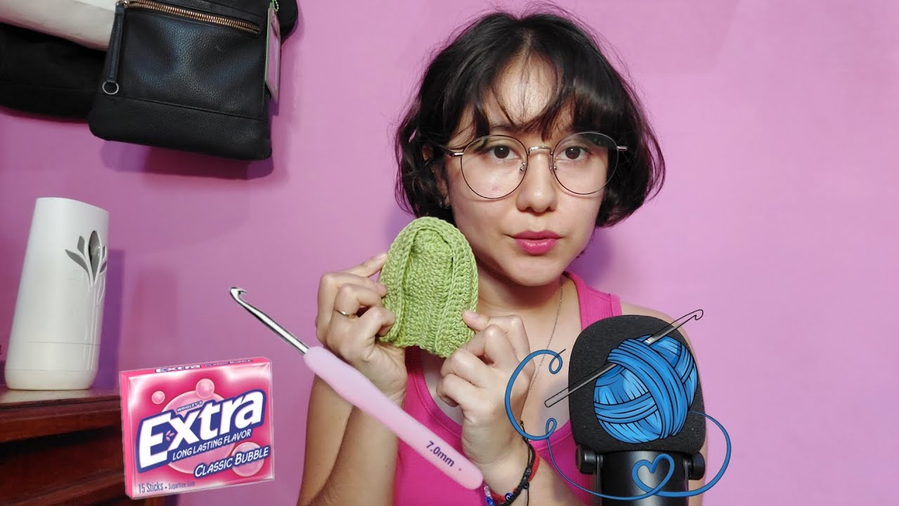 🎙ASMR tejiendo y masticando chicle (Chewing, whispers y scratching sounds