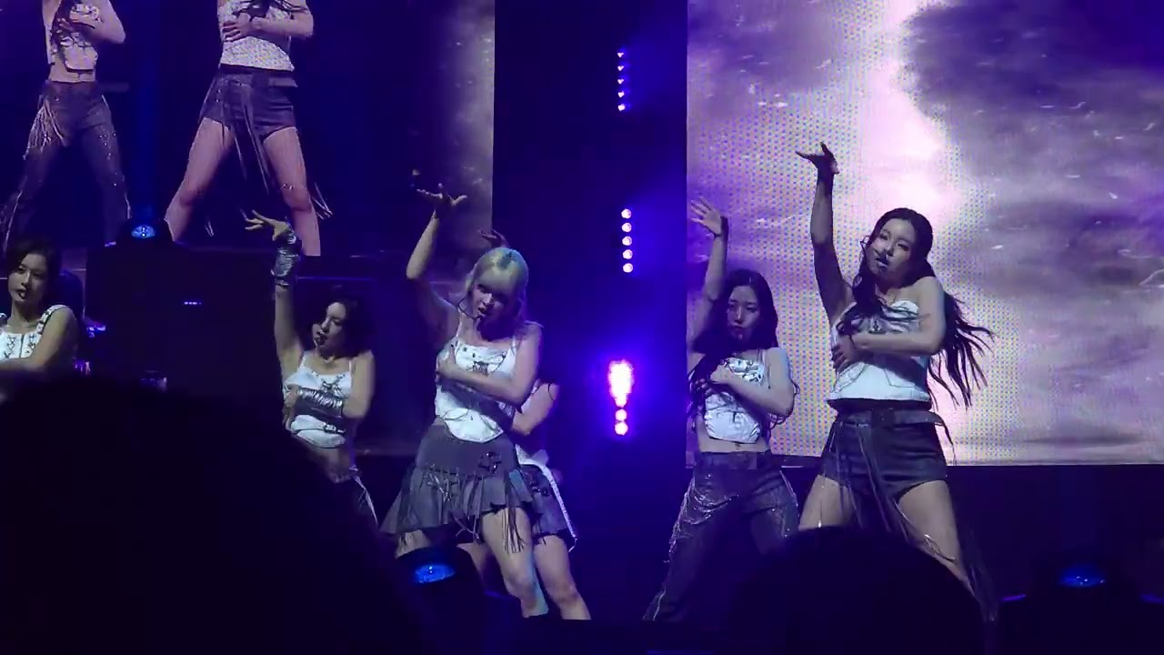 260317 - NMIXX (엔믹스) EPISODE 1: ZERO FRONTIER in Madrid - Papillon