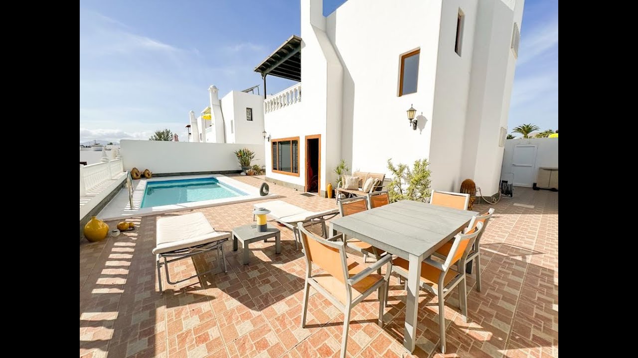 2 Bedroom villa for sale in Puerto del Carmen. Ref. 3377.