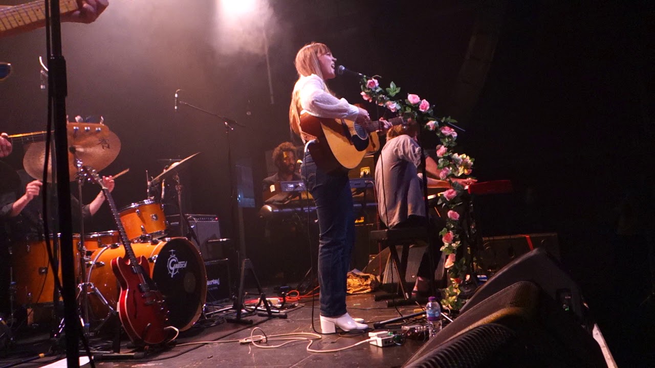 Courtney Marie Andrews - Willin' (Little Feat cover) (Liverpool Arts Club, 21st April 2018)