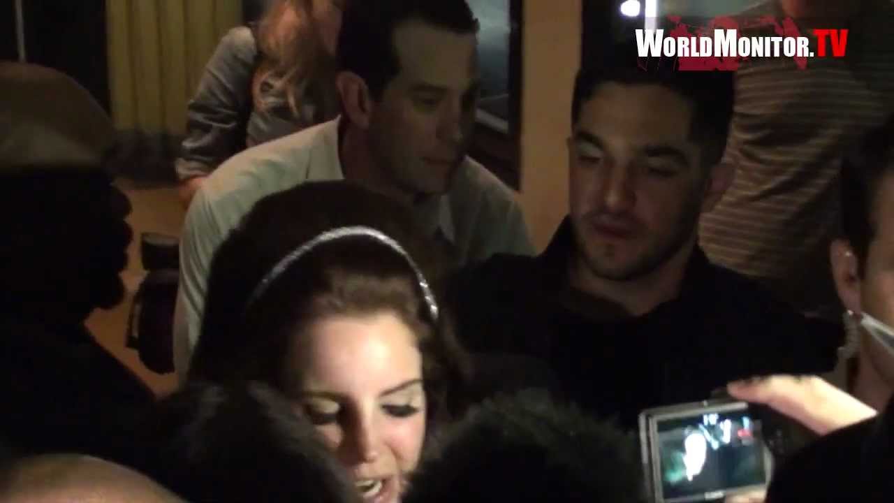 'Lana Del Rey' swarmed by fans leaving her Concert at El Rey Theatre!