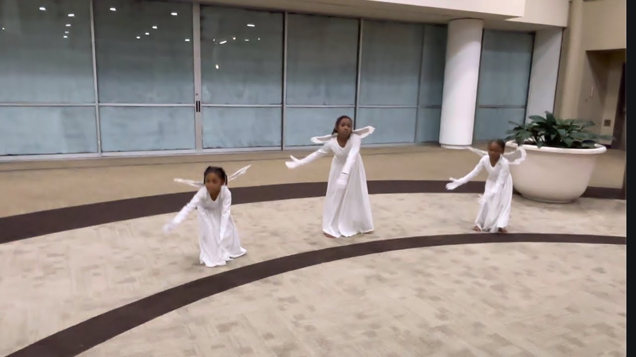 Holy Forever &ndash; CeCe Winans | Powerful Liturgical Dance Worship