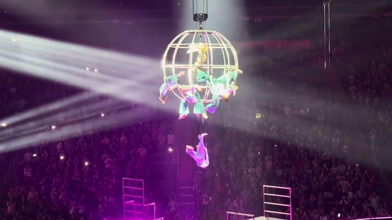 I Kissed a Girl - Katy Perry - Live au Centre Vidéotron, Québec. 1er août 2025