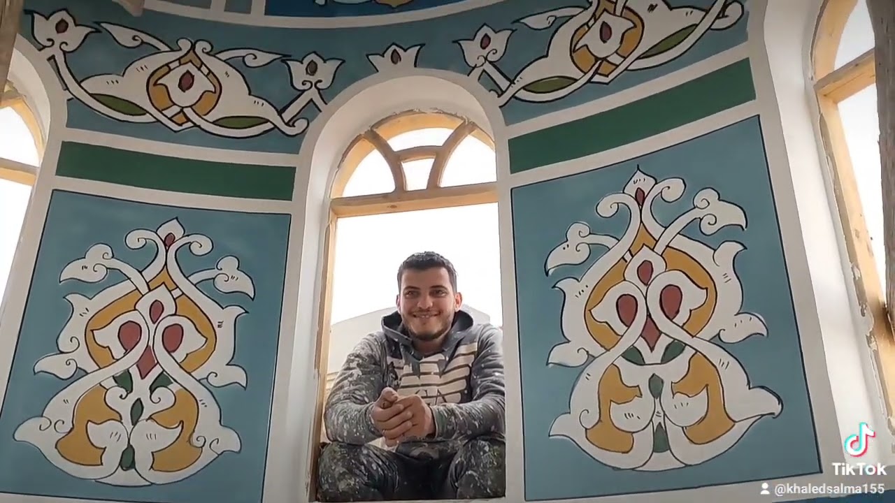 زخرفة قبة مسجد للرسام خالد سلامه لفن الديكور