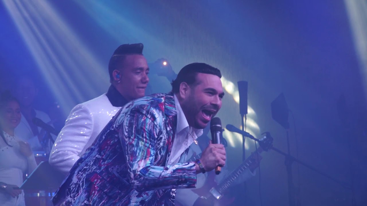 Elvis Martínez - Bella sin alma (Live) Ft El Chaval de la Bachata Hard Rock Live