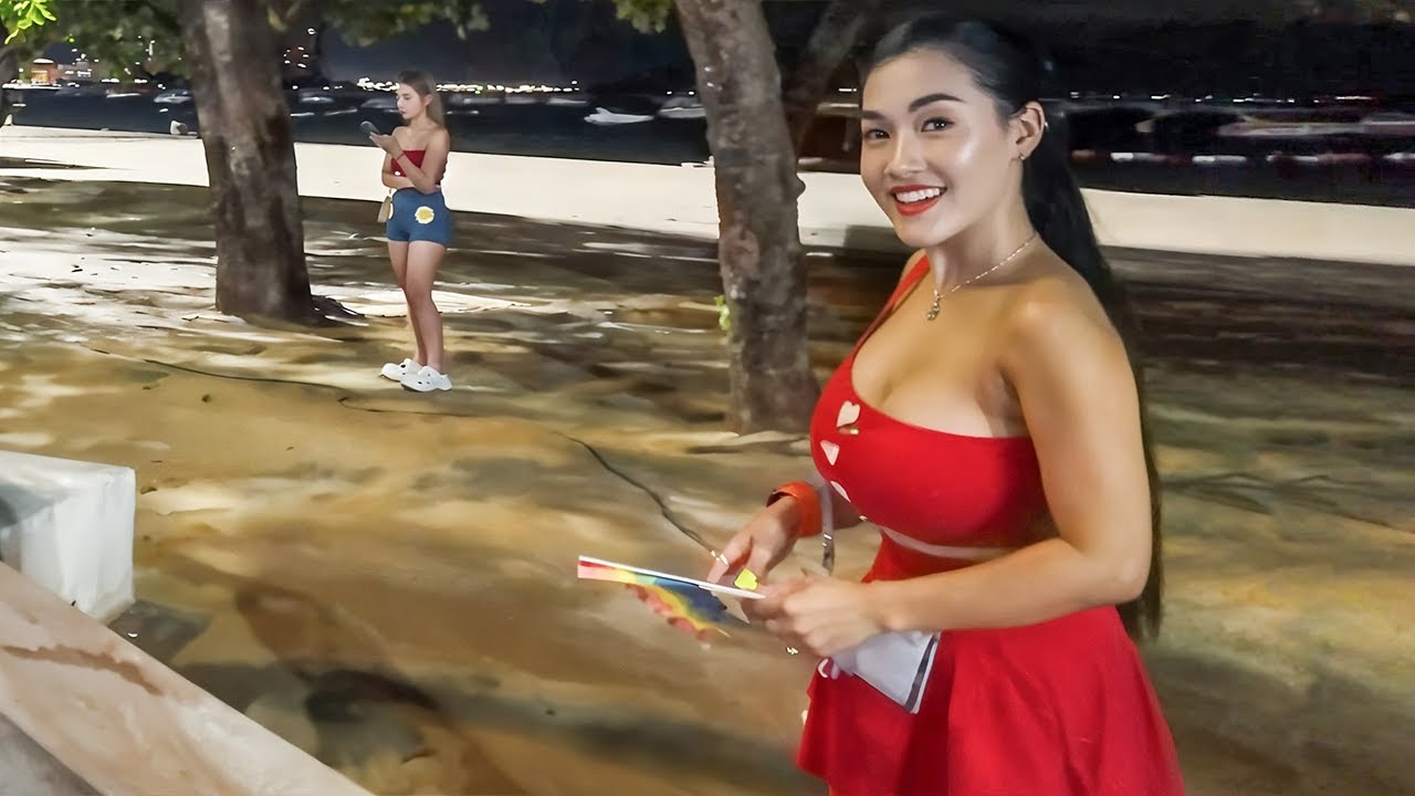 Beach Road Pattaya Moments, Cozy Freelancers! 2025