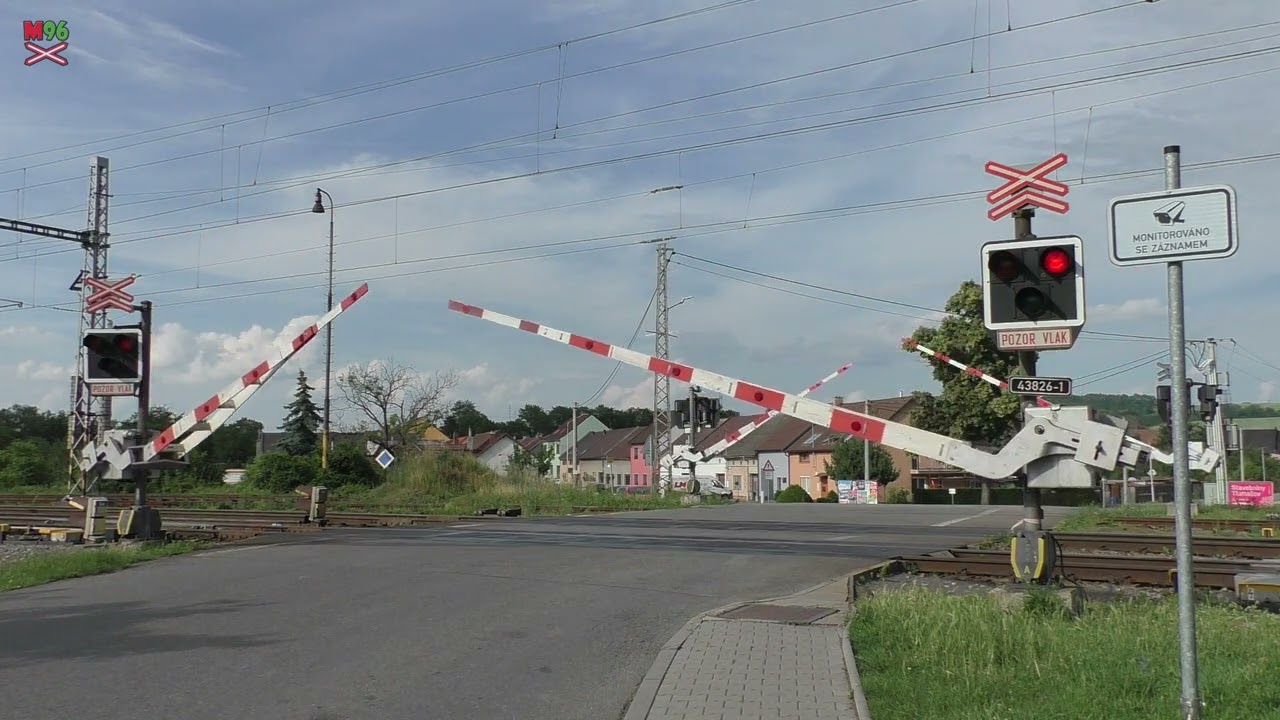 Železniční přejezd Tlumačov #2 [P8170] - 9.6.2024 / Czech railroad crossing