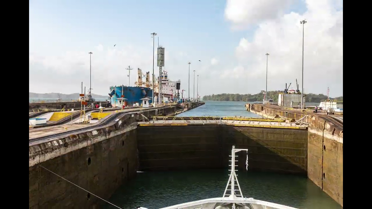 Crossing the Panama Canal,  Timelapse