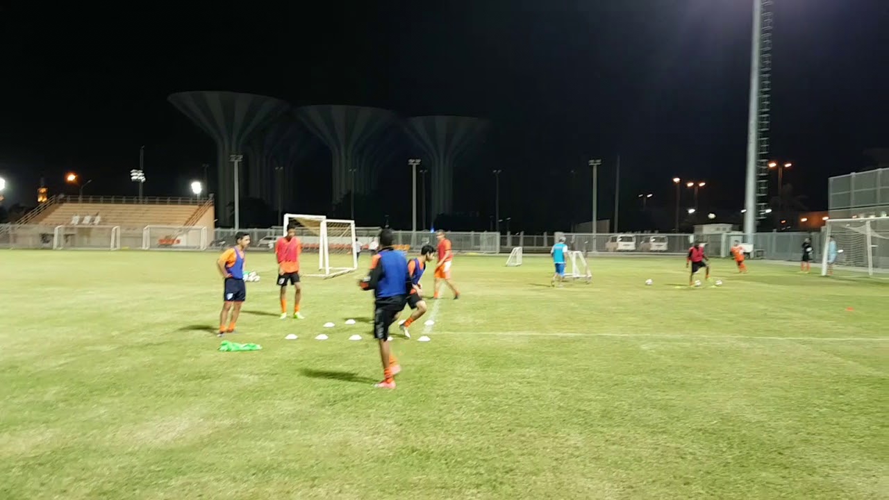 Vivacité, adresse et jeu de tête en football