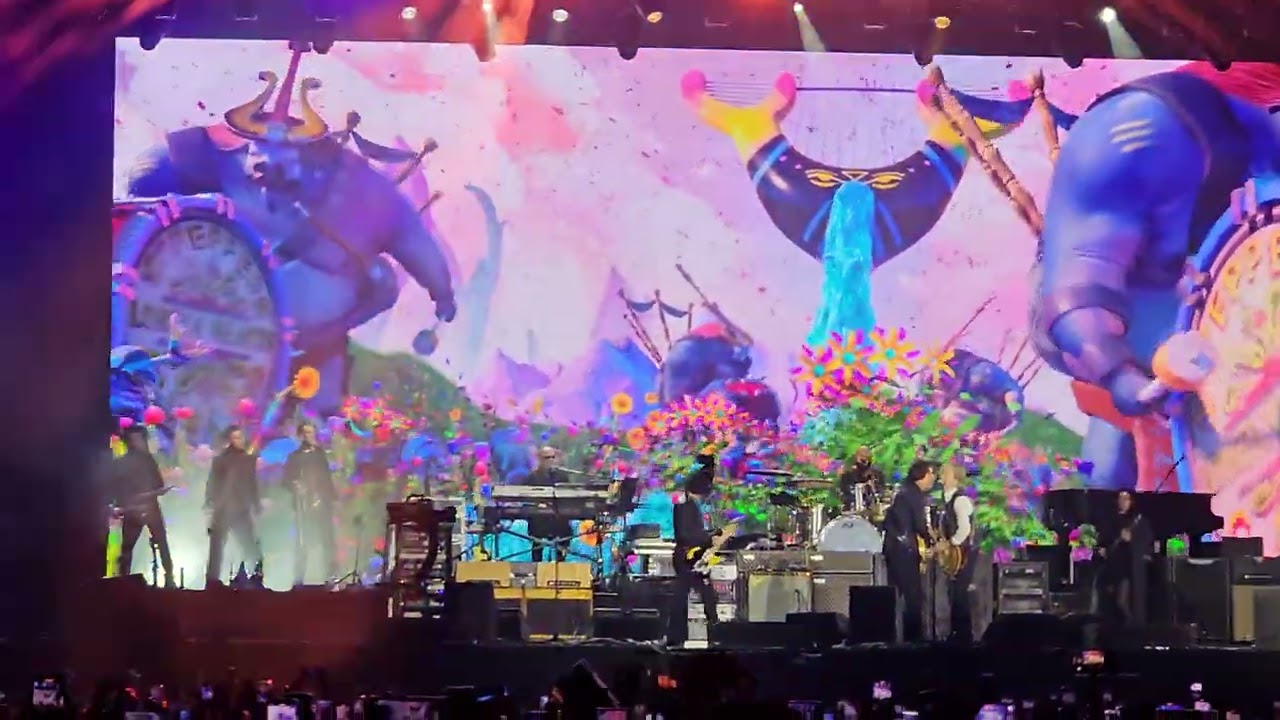 Paul McCartney - The End (Golden Slumbers) with St. Vincent and Jack White