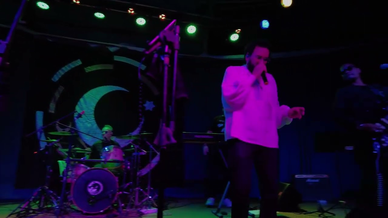 Guilherme Lemos | A FONTE (Legião Urbana) Ao Vivo - Campo Grande RJ