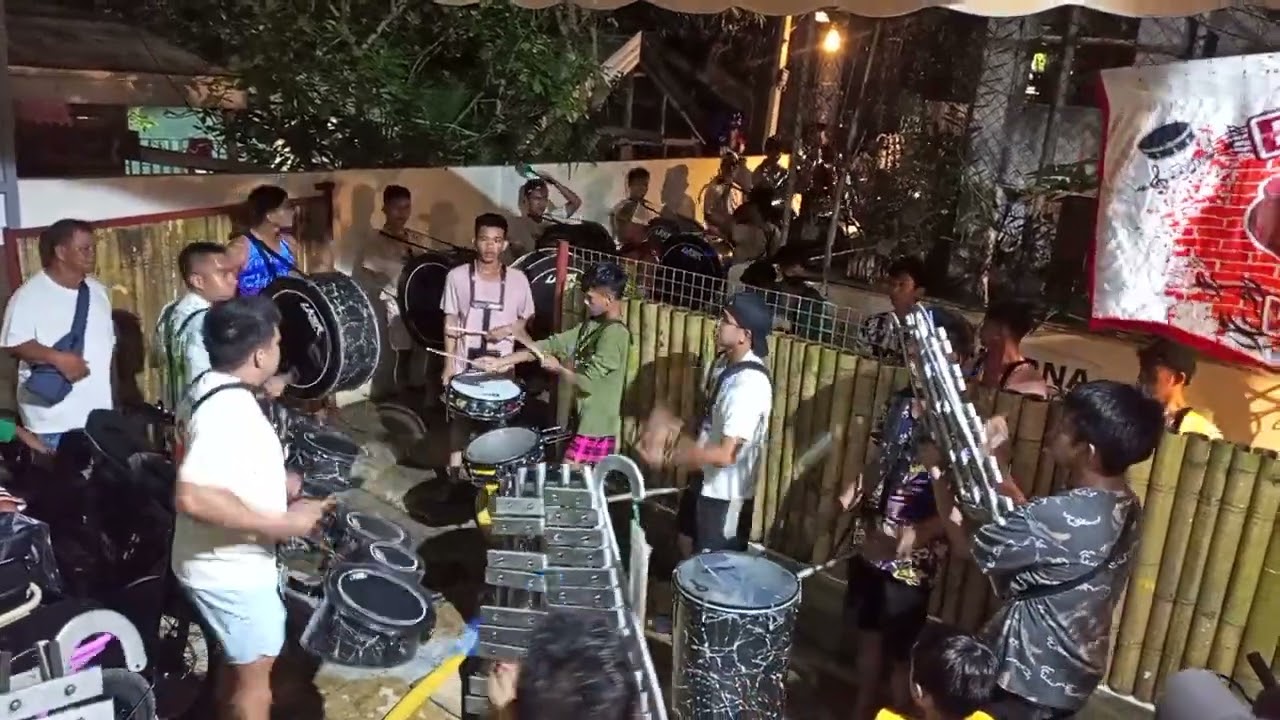 BAYANGAN VILLAGE BAND BINIGYAN NG TIP NG KOREANO SA BORACAY