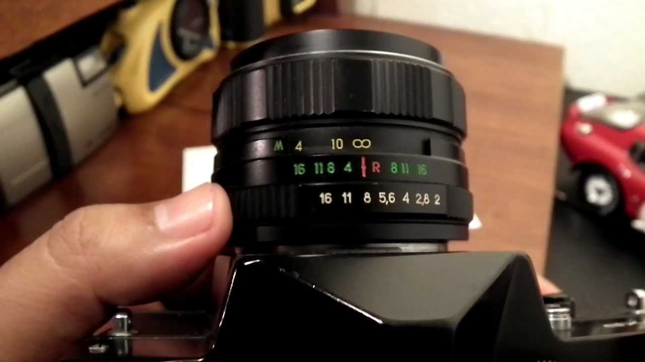 Zenit 12 XP SLR 35mm.(Descripcion/instalacion del rollo en la camara).