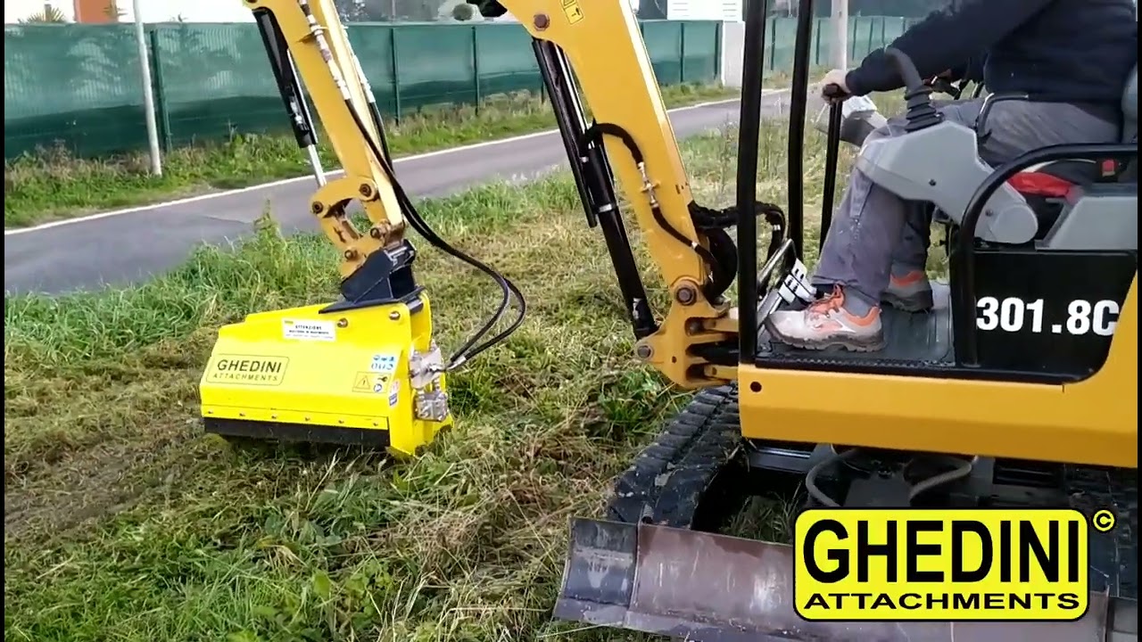Kosiarka bijakowa Ghedini DA51 + mini koparka CAT 301 8C . Mulczer do mini koparki. Głowica kosząca.