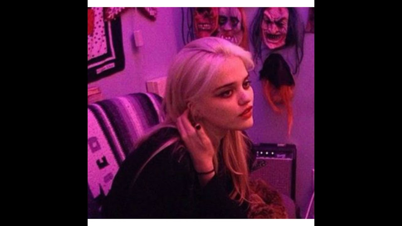 Sky Ferreira - Baby's On Fire (audio)