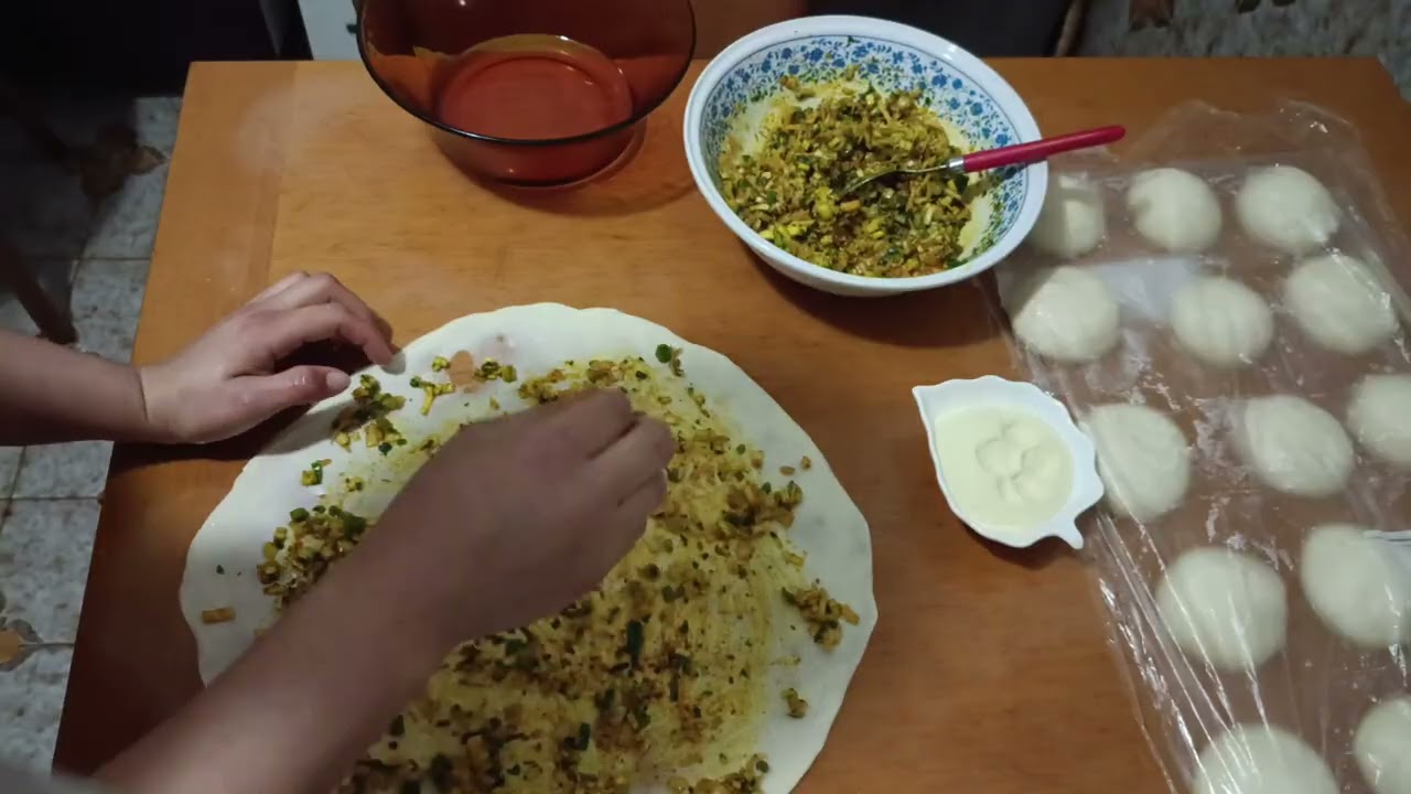 تحضيرات رمضان: لمسمن بالبصلة لي كلاه عندك كيشكرو  مسمن مورق ومقرمش لن تستغني عنه بعد الأن
