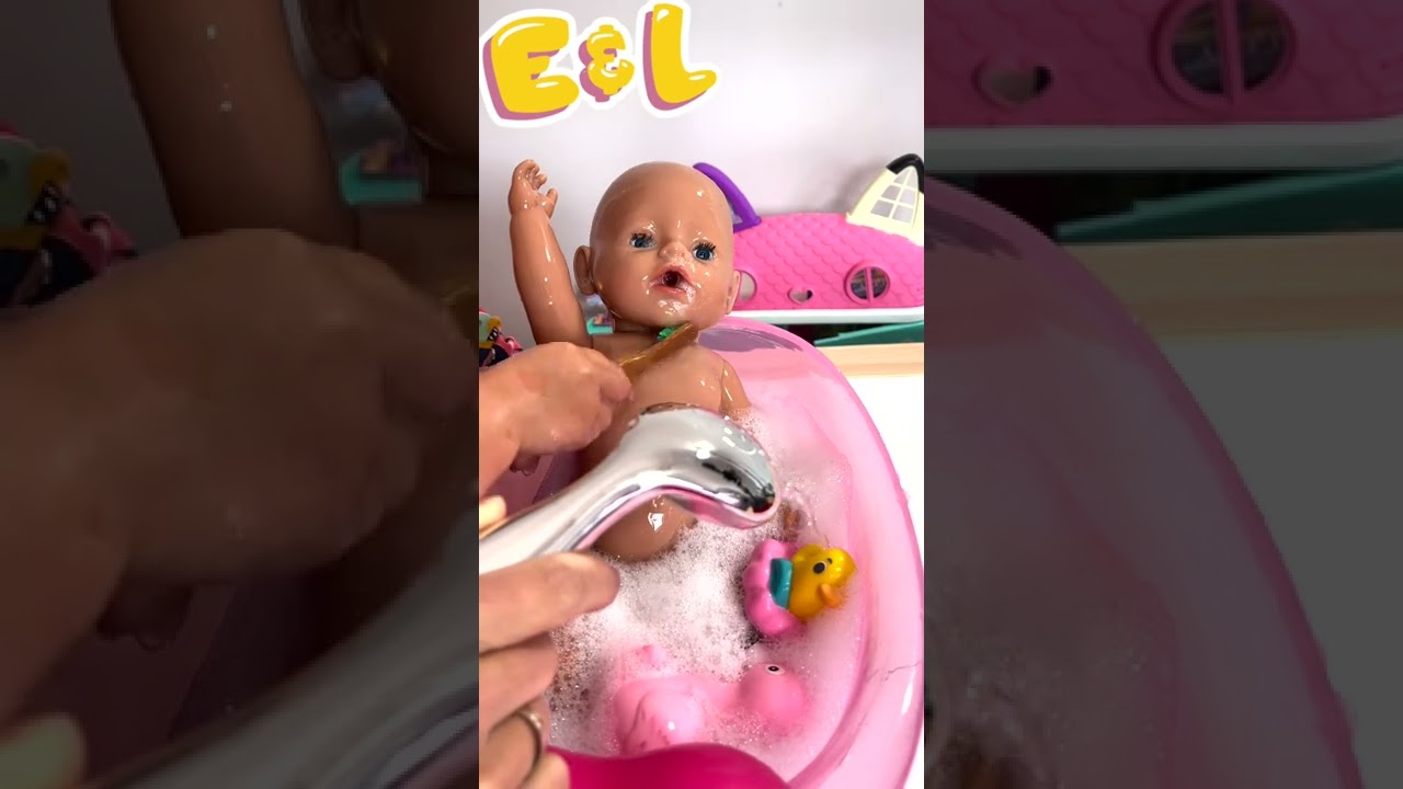Emily & Luka - Baby Dolls Bath Time - Preview