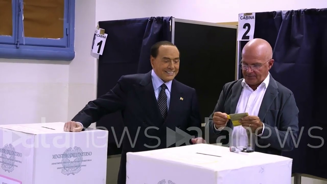 Elezioni, Berlusconi al voto a Milano insieme alla compagna Marta Fascina