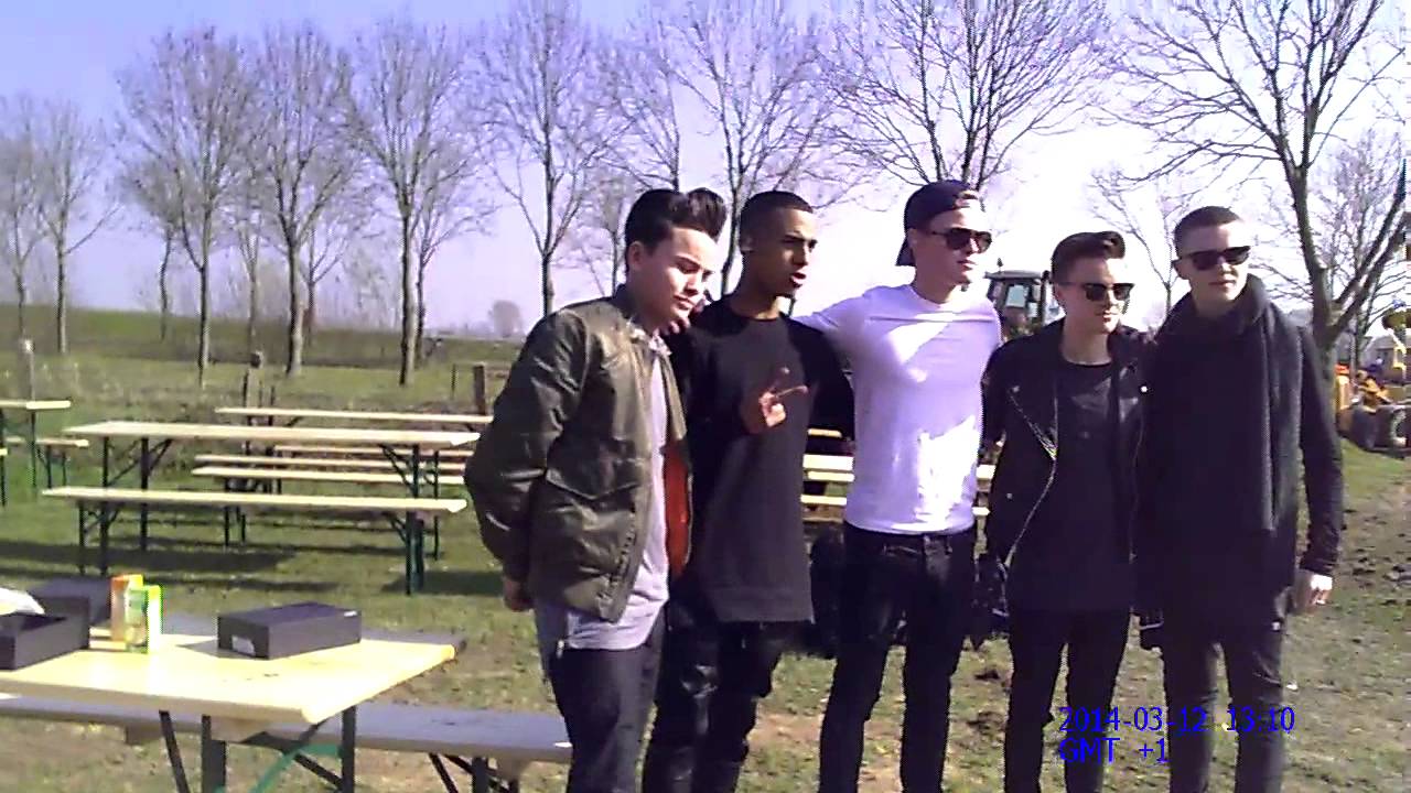 B Brave Backstage, chillin before the Show