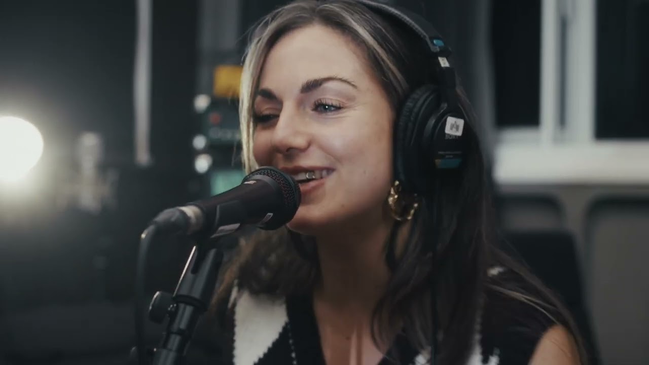 Eloise Fabbri - 'Espresso' (Sabrina Carpenter Cover)
