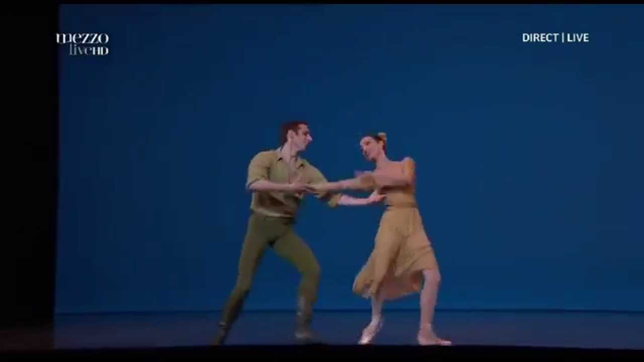 Dances at a gathering - Nolwenn Daniel and Joshua Hoffalt