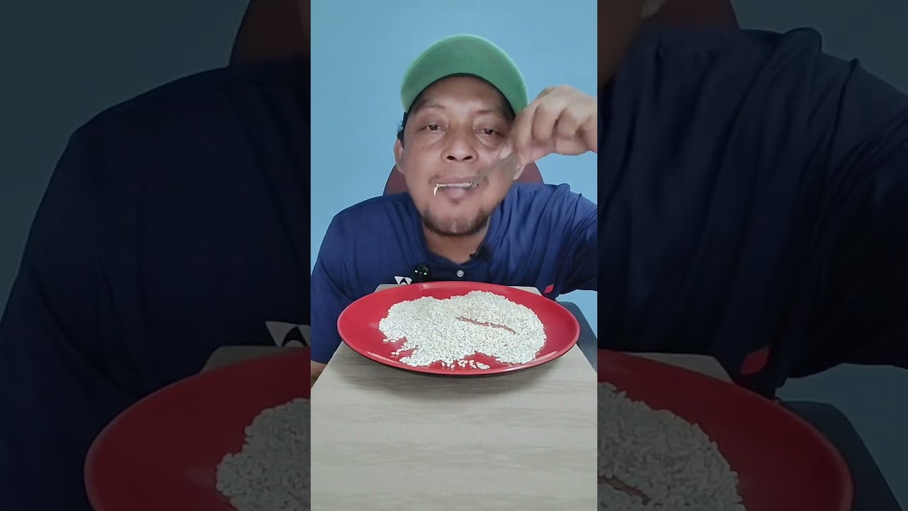 ASMR EATING RAW RICE GLUTINOUS || BERAS KETAN SANGRAI #asmr#eating#raw#rice#mukbang#glutinous