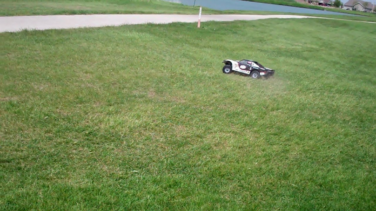 Losi 5ive with DDM Dominator pipe and silencer / Fid electric starter