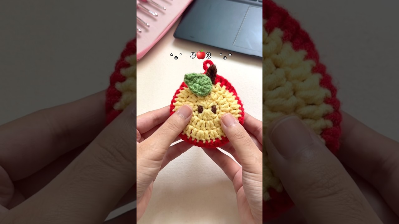 The #crochet apple you didn&rsquo;t know you needed 🍎