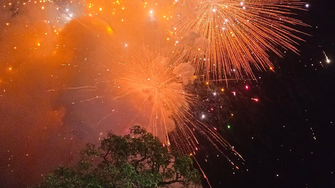 City ലെ നടുവിൽ ഒരു ഗംഭീര വെടിക്കെട്ട്🔥💥