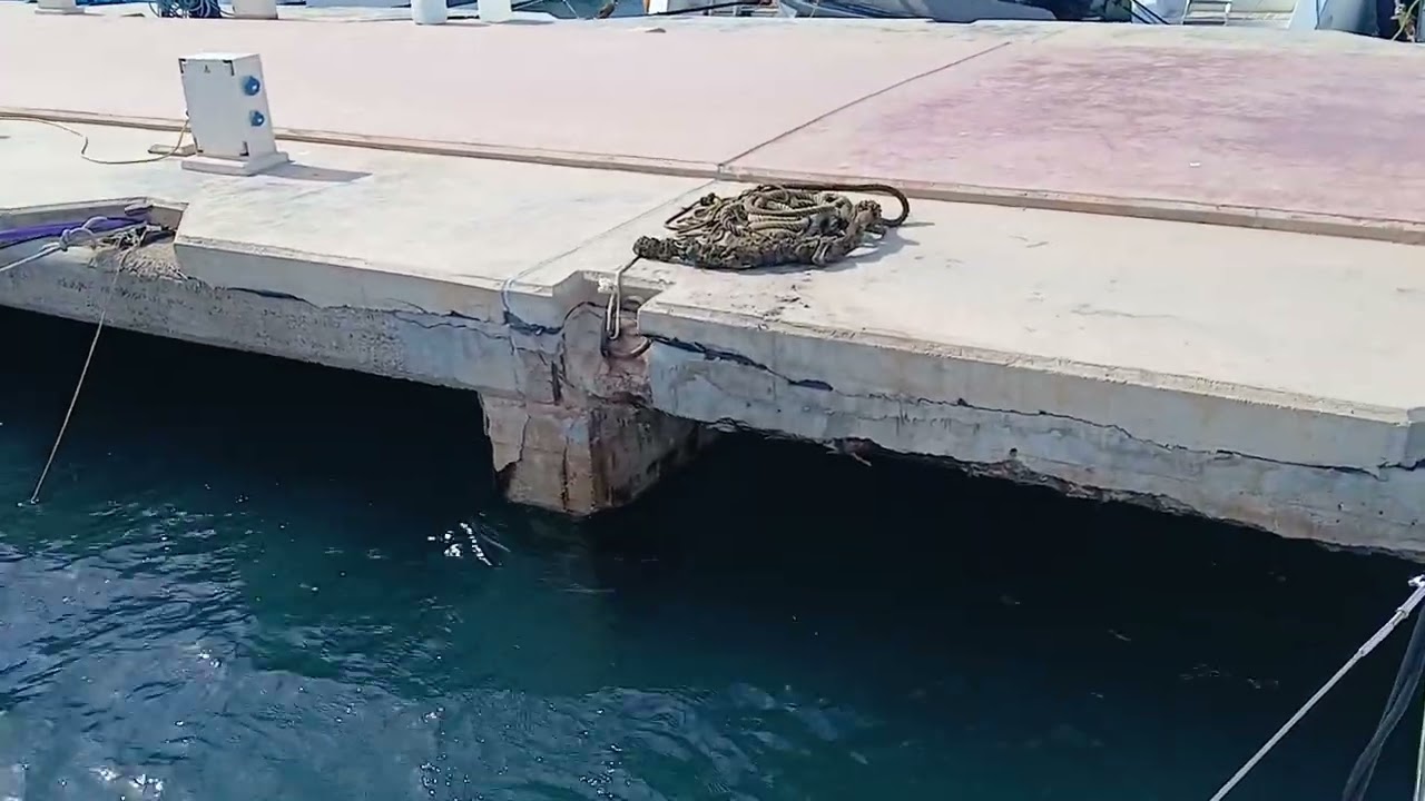 Mooring Line Fail!!.We Kissed the Dock. Sailing Our Lagoon 380, 'Inna Peace'. 