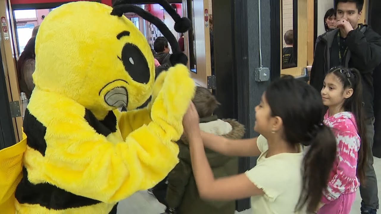 Jean Massieu School for the Deaf celebrates American Sign Language with students