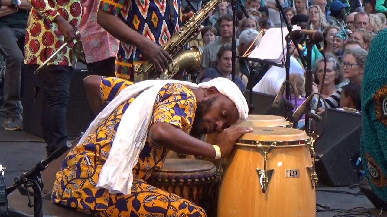 Gyedu Blay Ambolley & Sekondi Band - E day walk for Ground - LIVE at Afrikafestival Hertme 2019