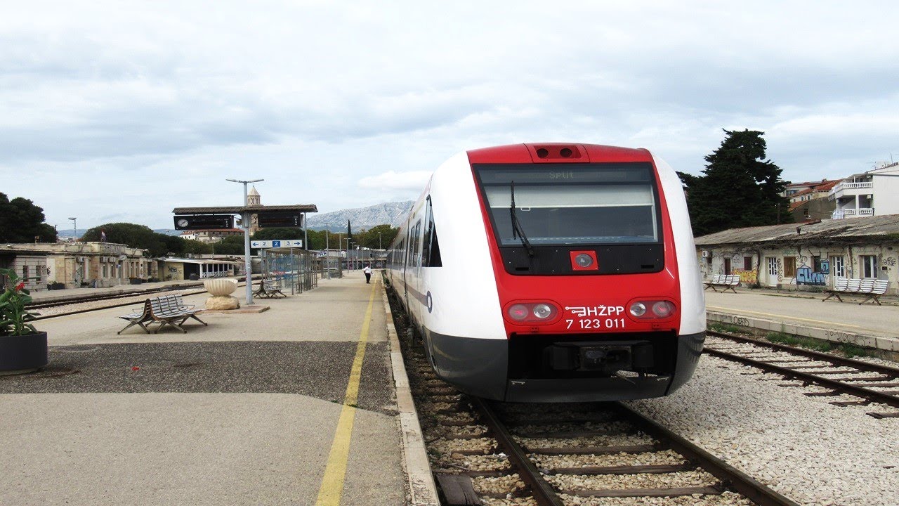 Croatia ~ Sibenik to Split by train