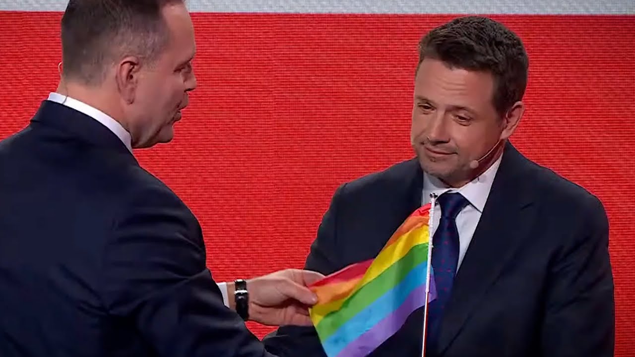ŻENUJĄCE ZACHOWANIE NAWROCKIEGO. Nagle poszedł do Trzaskowskiego z takim gadżetem