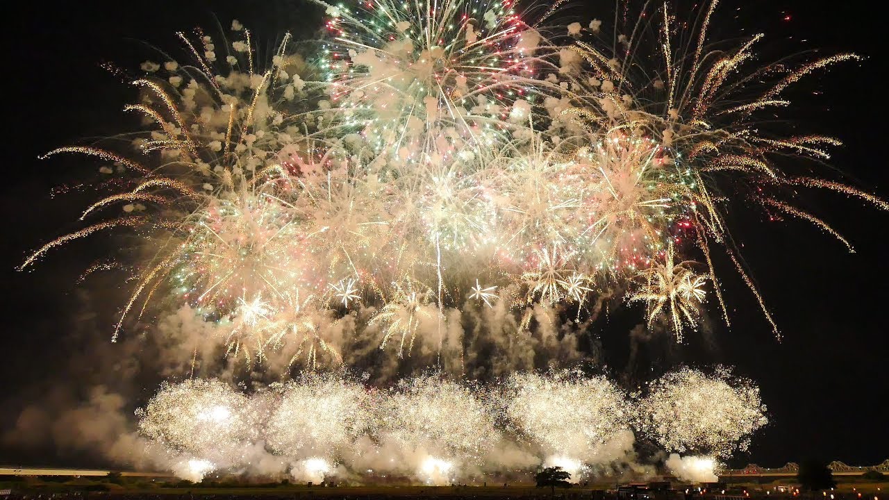 【左岸】2018長岡花火「故郷はひとつ」8月3日 小千谷煙火　　　The fireworks event most famous in Japan