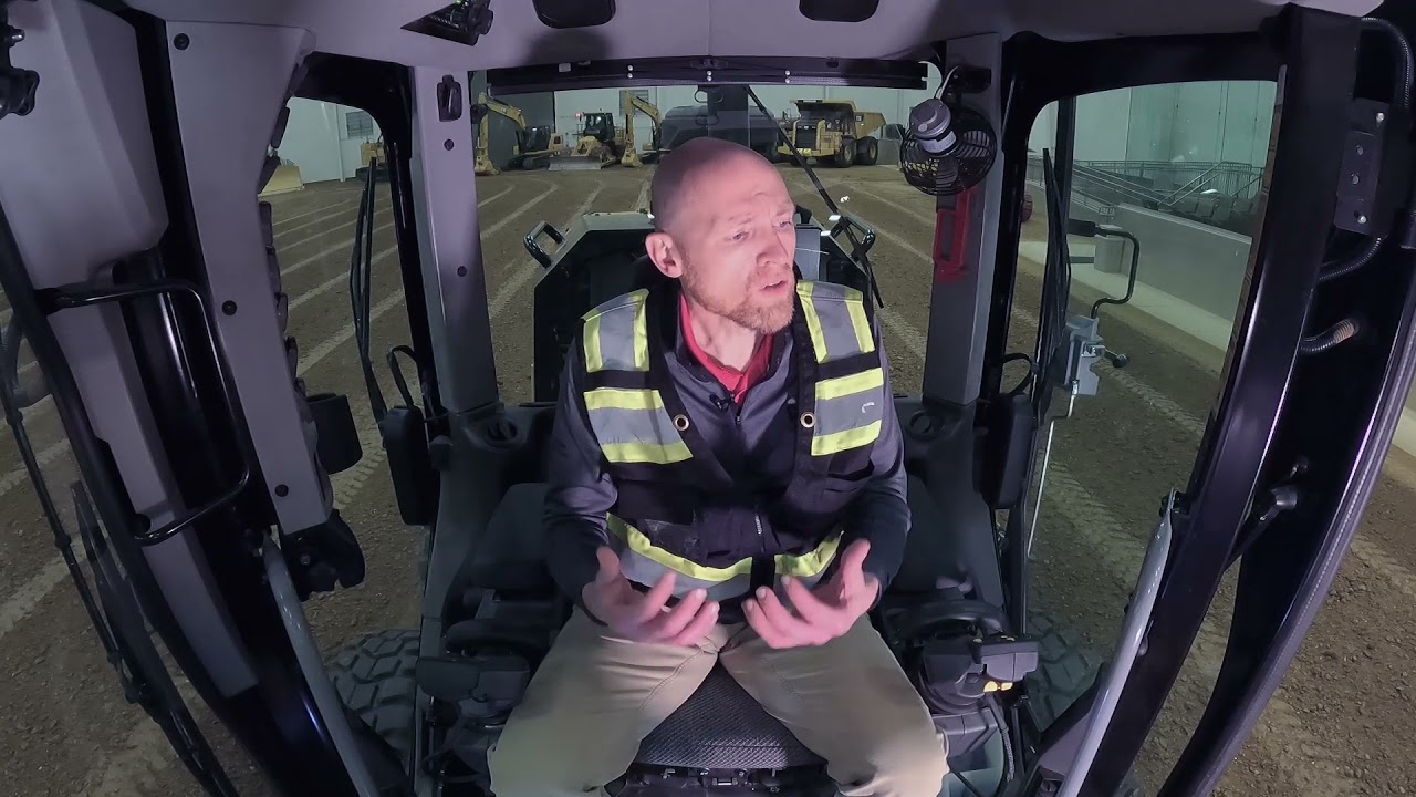 Cat® 150 Motor Grader walk around