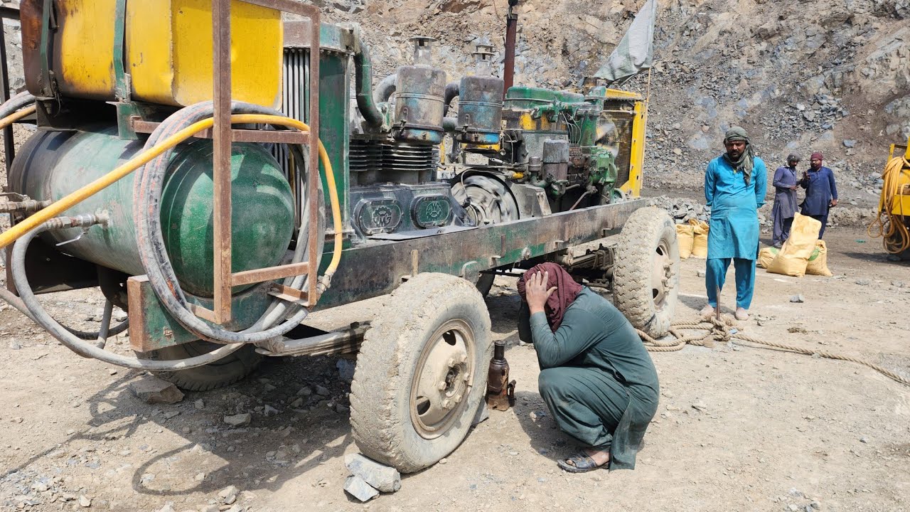 EXTREME MOUNTAIN REPAIR: Converting a Rickshaw into a Mobile Workshop for Giant Tire Rescue!
