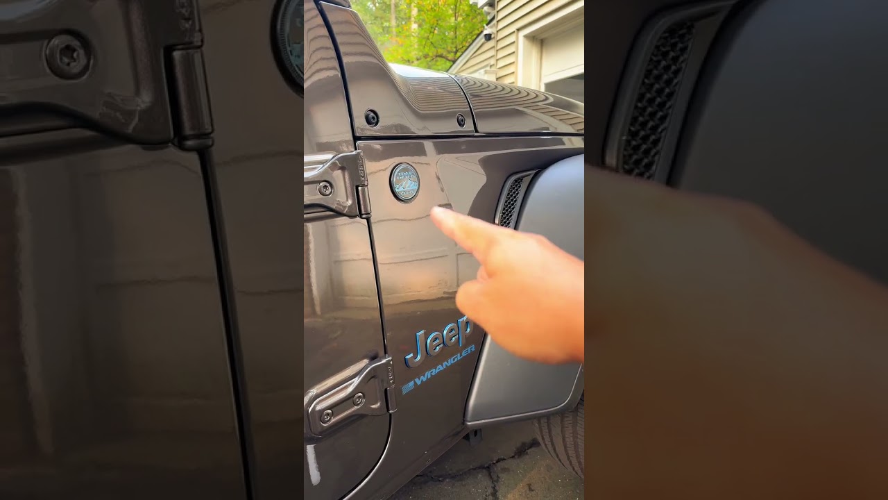 The easiest DIY exterior mod you can make to your Jeep Wrangler? These magnetic keyhole hiders look