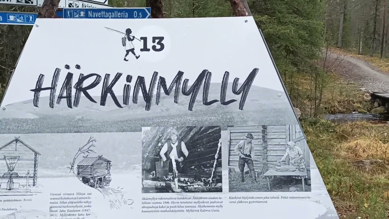 Äkäslompolo.  Patikoimassa.