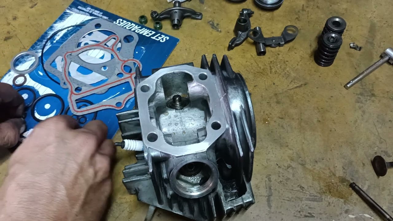 armando la culata cambio de sellos de válvulas y empaques  parte 2 🔥 akt110x