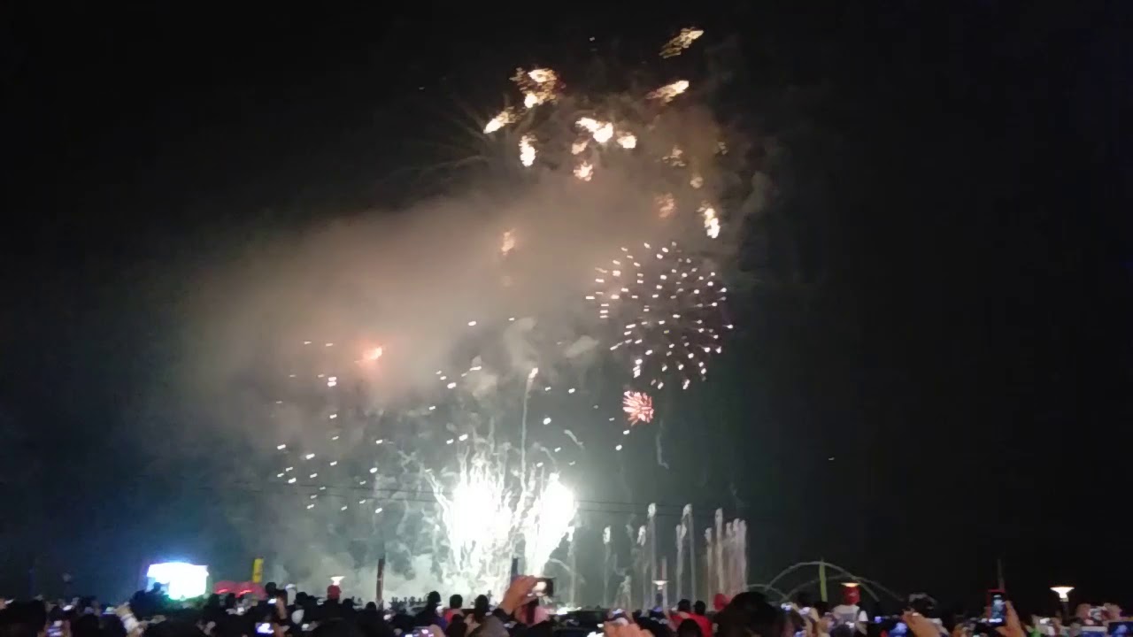 Countdown2019! @SmMallOfAsia GMA KAPUSO!
