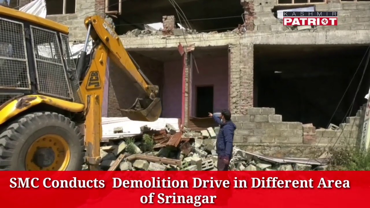 SMC Conducts &nbsp;Demolition Drive in Different Area of Srinagar