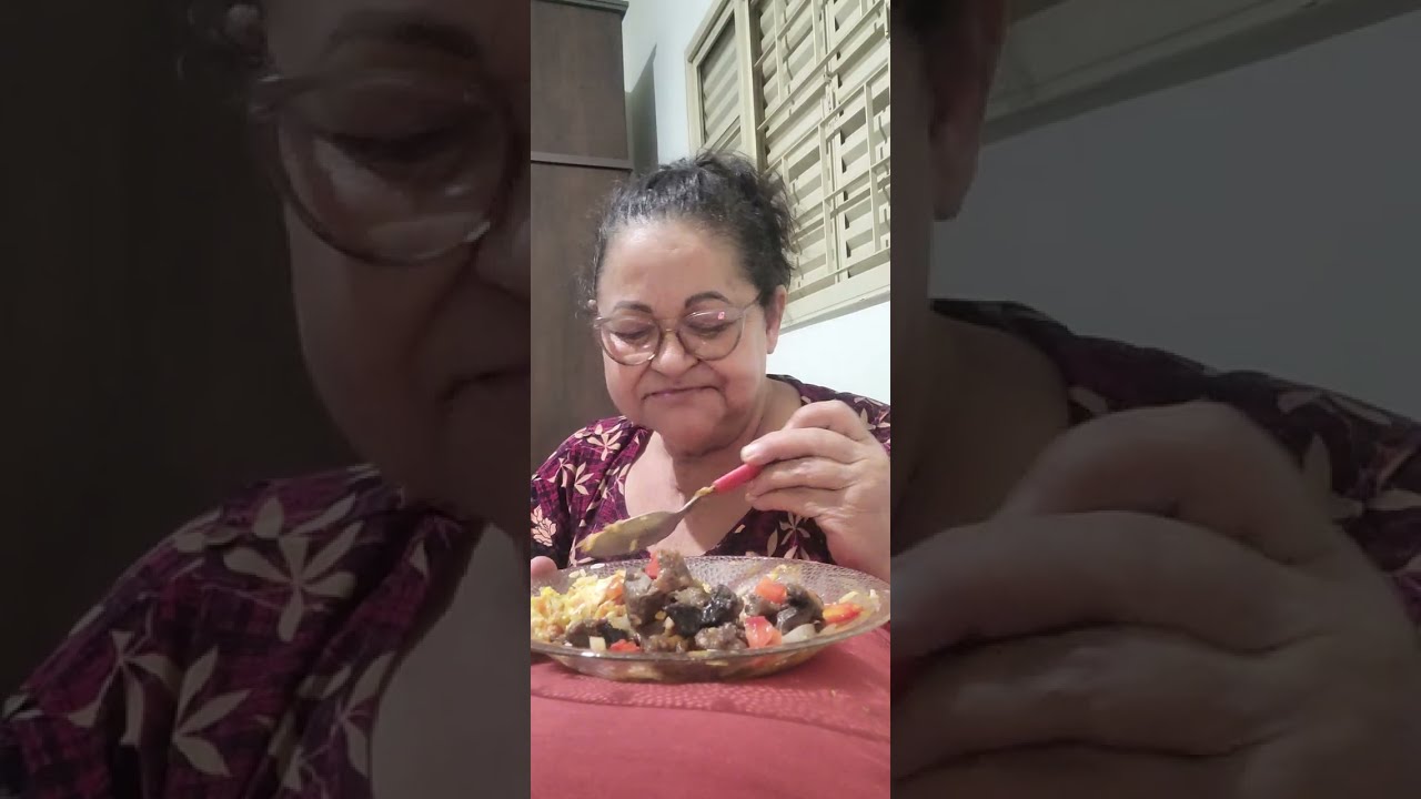 Bora comer coisas maravilhosas quem sabe o que é kk gratidão sempre a Deus e a vcs 