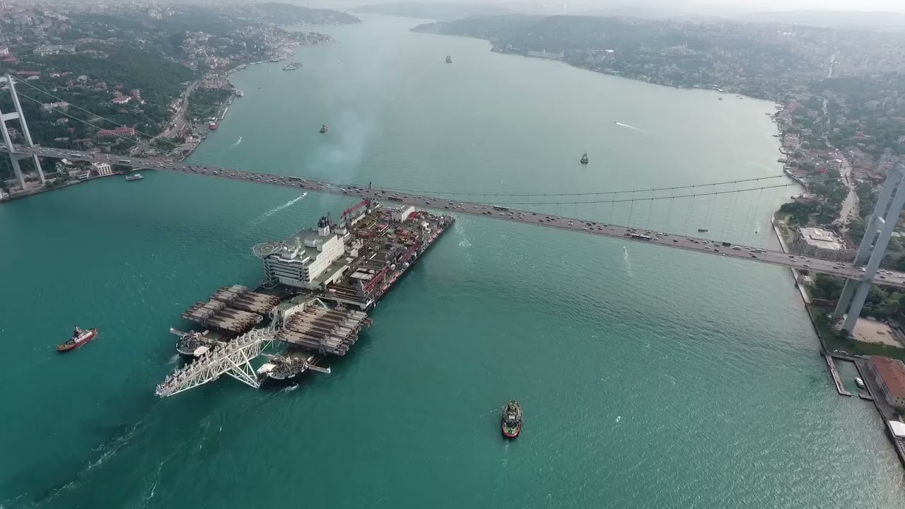 Pioneering Spirit crossing the Bosporus