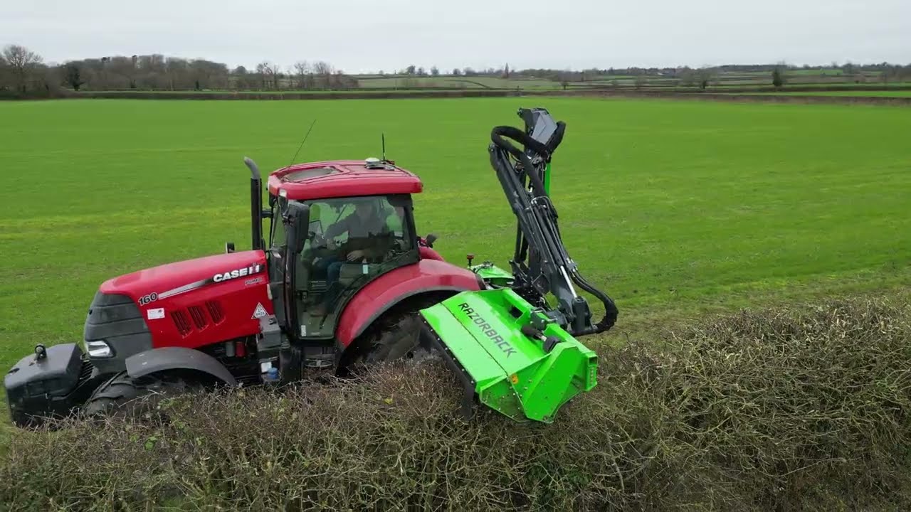 Razorback 67+ Forward Reach Hedgecutter